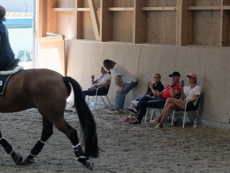 Am internationalen Anlass war auch ein Training für den Nachwuchs eingebaut mit Heidi Bemelmans und Oliver Oelrich (hinten Mitte).